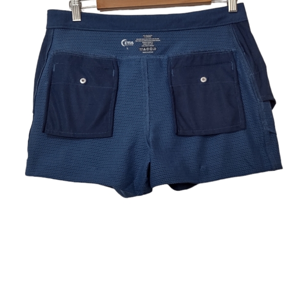 ZYIA Not Just A Trail Short - Picture 4 of 10